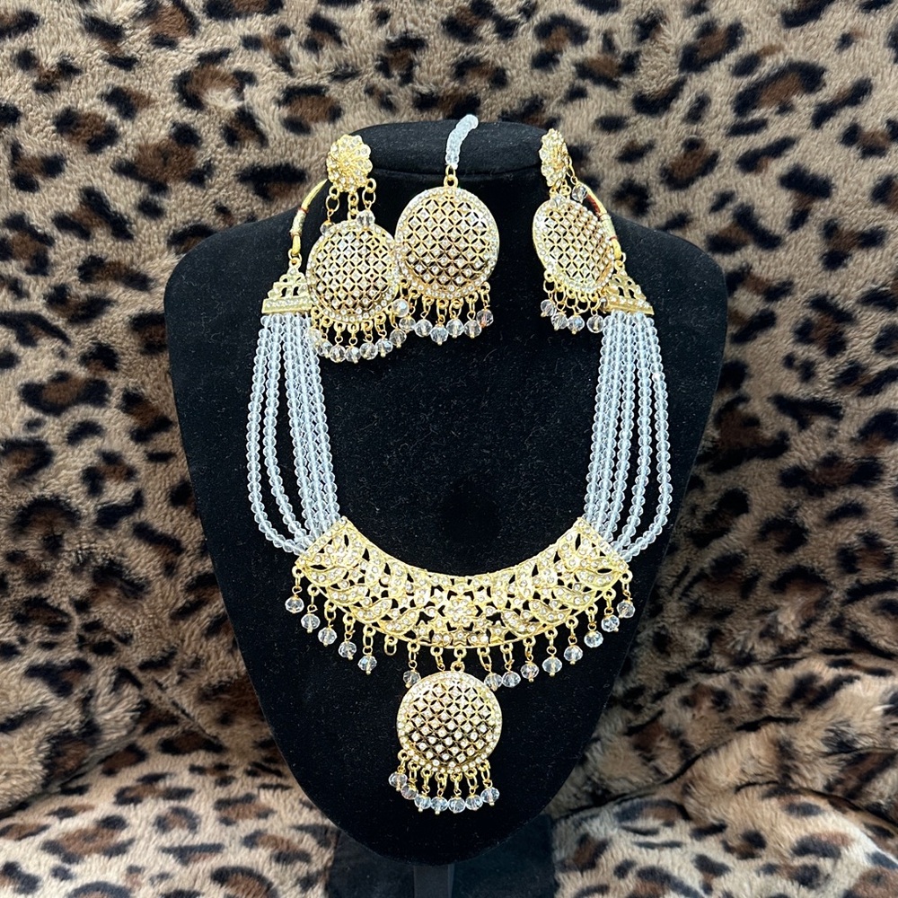 Elegant Gold And Silver Jewelry Set